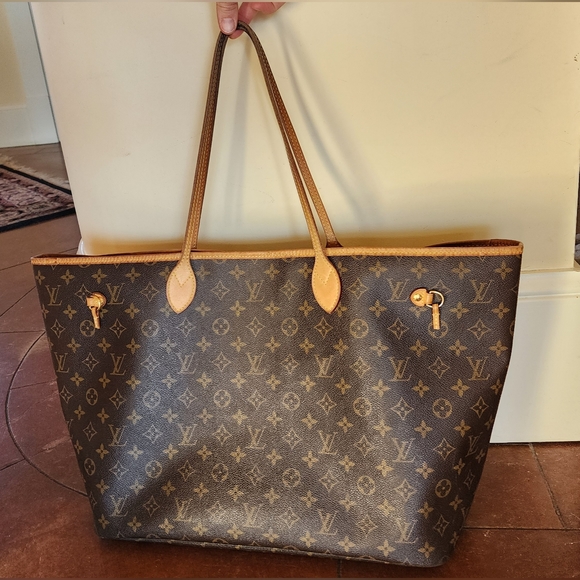 Louis Vuitton Handbags - Louis Vuitton Neverfull GM